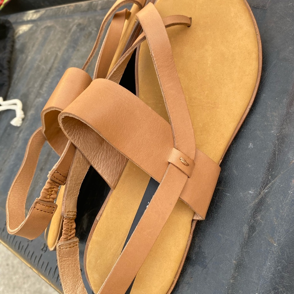 Matt Bernson Tan Leather Sandals with Thong Design